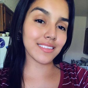 Meet your Posher, Juliette